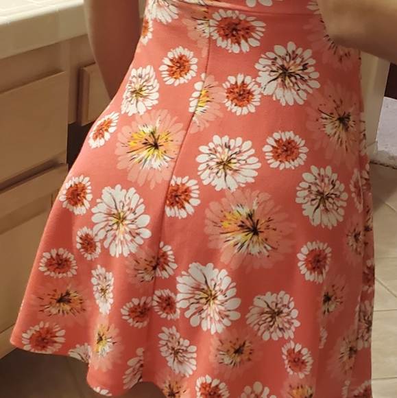 Summer and spring dress - Picture 3 of 3